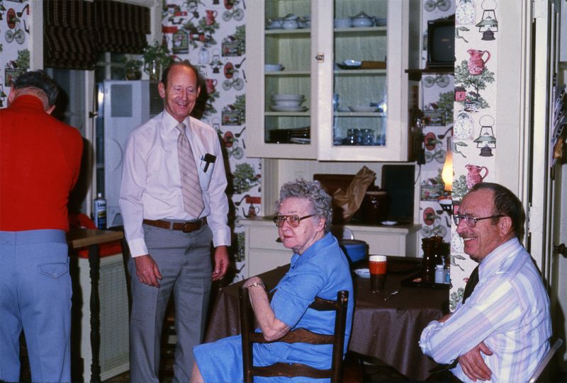File:Mabel Laughlin and Sons.jpg